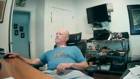 Snapshot of weseeyouwatching chatting on September 17, 5:03 pm weseeyouwatching online show from September 17, 5:03 pm