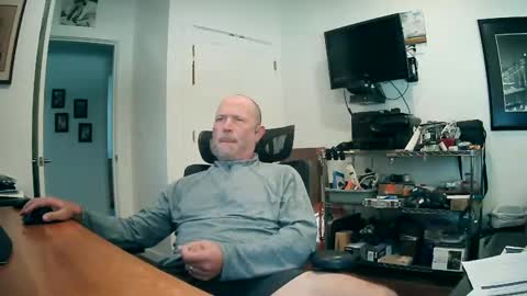 Snapshot of weseeyouwatching chatting on September 19, 6:41 pm weseeyouwatching online show from September 19, 6:41 pm