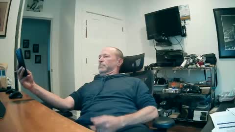 Snapshot of weseeyouwatching chatting on October 3, 4:26 pm weseeyouwatching online show from October 3, 4:26 pm