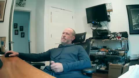 Snapshot of weseeyouwatching chatting on October 21, 5:57 pm weseeyouwatching online show from October 21, 5:57 pm