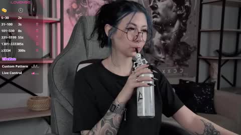 little girl who is always rightLisa online show from November 19, 1:49 am