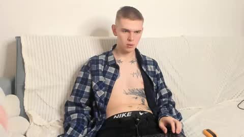 Snapshot of wesleyross chatting on December 28, 8:47 pm Wes online show from December 28, 8:47 pm