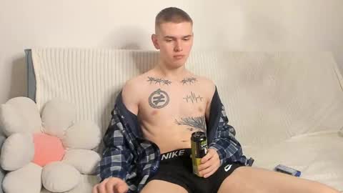 Snapshot of wesleyross chatting on December 29, 8:15 pm Wes online show from December 29, 8:15 pm