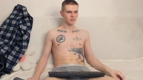 Snapshot of wesleyross chatting on January 3, 8:43 pm Wes online show from January 3, 8:43 pm