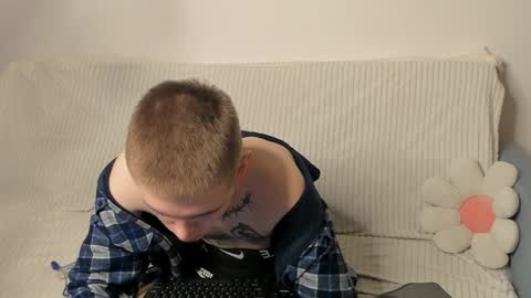 Snapshot of wesleyross chatting on January 9, 11:02 pm Wes online show from January 9, 11:02 pm