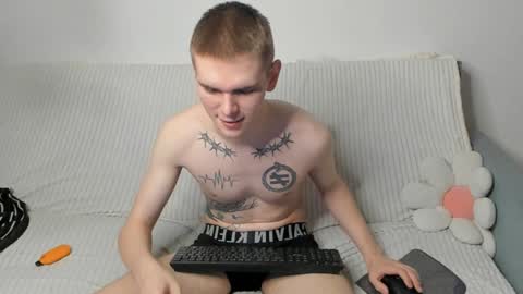 Snapshot of wesleyross chatting on January 11, 8:21 pm Wes online show from January 11, 8:21 pm