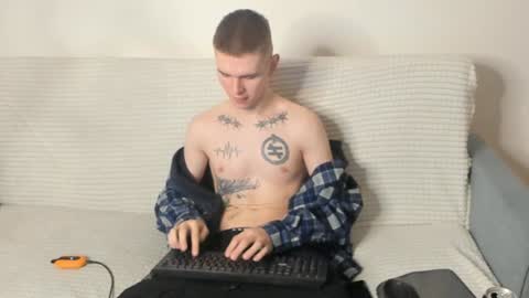 Snapshot of wesleyross chatting on January 16, 2:51 am Wes online show from January 16, 2:51 am