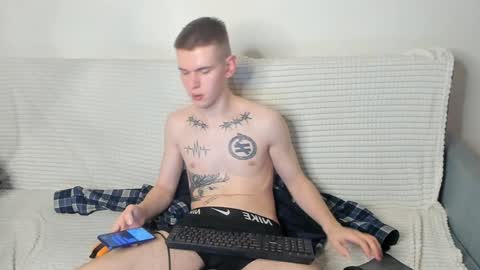 Snapshot of wesleyross chatting on January 17, 3:12 am Wes online show from January 17, 3:12 am