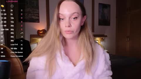 Snapshot of wet_lana chatting on October 20, 7:25 pm Lana online show from October 20, 7:25 pm