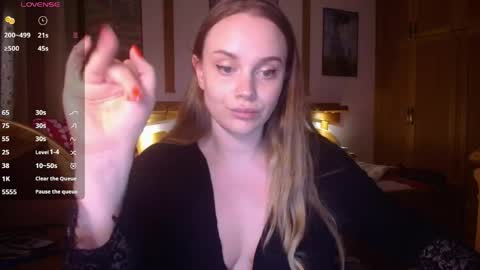 Lana online show from April 15, 8:31 pm