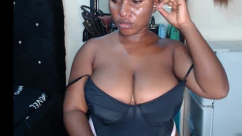 Snapshot of wet_xxpussy55 chatting on November 14, 3:05 am Sonia online show from November 14, 3:05 am