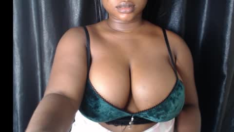 Snapshot of wet_xxpussy55 chatting on February 22, 11:09 am Sonia online show from February 22, 11:09 am