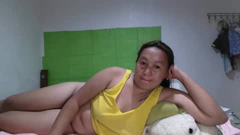 Snapshot of wetasianbelle chatting on May 19, 7:42 pm Belle online show from May 19, 7:42 pm