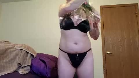 Snapshot of wetness3387 chatting on June 22, 7:33 pm wetness3387 online show from June 22, 7:33 pm