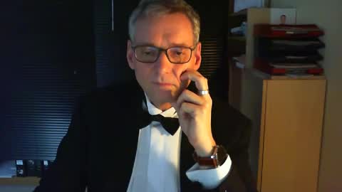 Snapshot of wetsuitedman chatting on December 23, 1:24 pm Franz online show from December 23, 1:24 pm