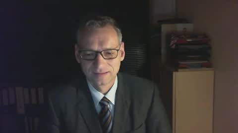 Snapshot of wetsuitedman chatting on February 1, 3:52 am Franz online show from February 1, 3:52 am