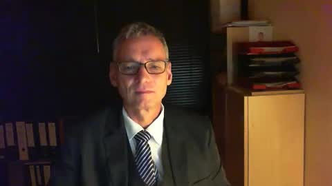 Snapshot of wetsuitedman chatting on October 18, 7:58 pm Franz online show from October 18, 7:58 pm