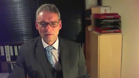 Snapshot of wetsuitedman chatting on November 7, 4:40 pm Franz online show from November 7, 4:40 pm