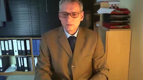 Snapshot of wetsuitedman chatting on February 13, 2:35 pm Franz online show from February 13, 2:35 pm