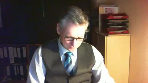 Snapshot of wetsuitedman chatting on February 20, 4:40 pm Franz online show from February 20, 4:40 pm