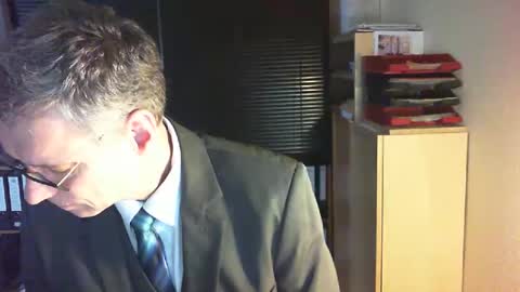 Snapshot of wetsuitedman chatting on February 23, 3:53 pm Franz online show from February 23, 3:53 pm