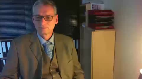 Snapshot of wetsuitedman chatting on March 13, 3:18 pm Franz online show from March 13, 3:18 pm