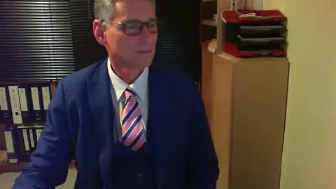 Snapshot of wetsuitedman chatting on May 29, 9:46 pm Franz online show from May 29, 9:46 pm