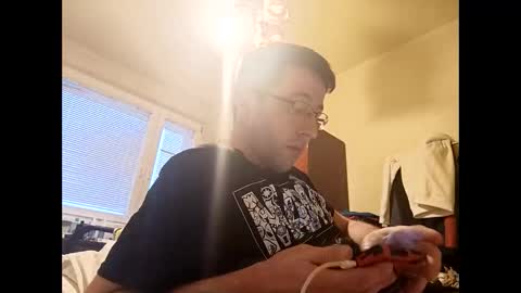 Snapshot of whatwouldyouliketosee chatting on December 5, 6:32 am stoffy online show from December 5, 6:32 am