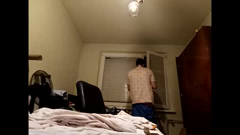 Snapshot of whatwouldyouliketosee chatting on January 4, 2:46 am stoffy online show from January 4, 2:46 am