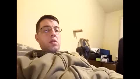 Snapshot of whatwouldyouliketosee chatting on January 17, 6:26 am stoffy online show from January 17, 6:26 am