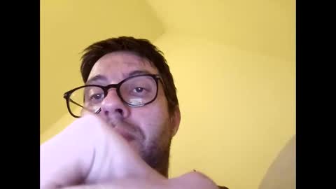 Snapshot of whatwouldyouliketosee chatting on October 26, 3:01 am stoffy online show from October 26, 3:01 am