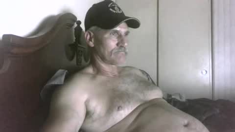wheenidude online show from May 11, 12:00 pm