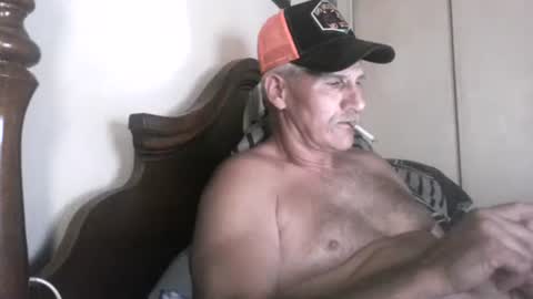 wheenidude online show from May 18, 12:18 am