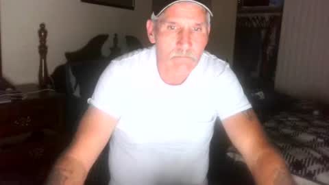 wheenidude online show from May 19, 4:19 am