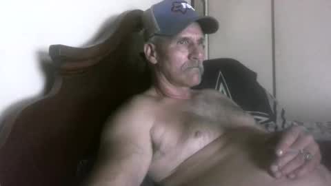 wheenidude online show from May 20, 11:16 am