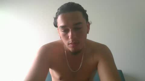 Snapshot of whiiteprince chatting on December 18, 9:58 am whiiteprince online show from December 18, 9:58 am