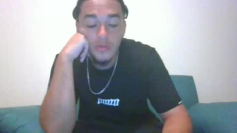 Snapshot of whiiteprince chatting on December 18, 5:52 pm whiiteprince online show from December 18, 5:52 pm