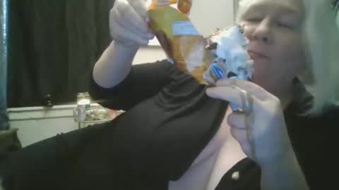 whipsnap19 online show from March 22, 4:27 am