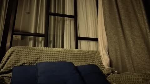 Snapshot of whispero_o chatting on October 19, 7:36 pm whispero_o online show from October 19, 7:36 pm