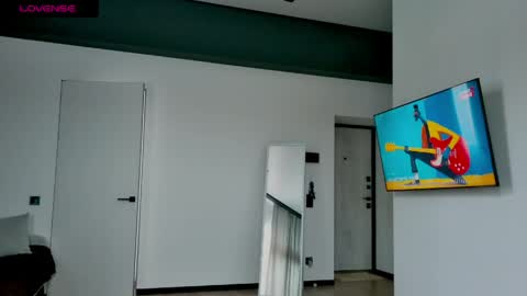 Max online show from May 26, 9:49 am