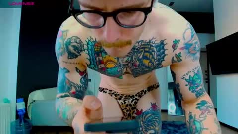 Snapshot of white_king999 chatting on July 17, 2:51 am Max online show from July 17, 2:51 am