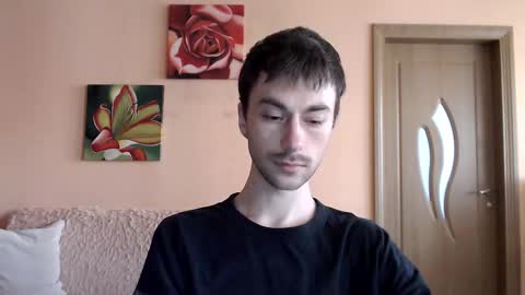 Snapshot of white_sport chatting on March 2, 12:34 pm Tom online show from March 2, 12:34 pm