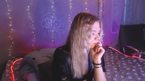 Melania and Mikey online show from March 1, 1:13 pm