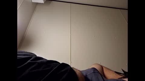 whiteboi9284 online show from February 1, 4:33 am