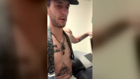 whiteboiiandhisbitch online show from February 14, 3:36 am