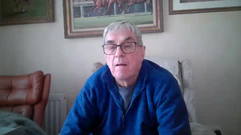 whitebriefs009 online show from January 7, 2:30 pm