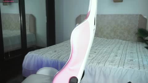 whitehelenn online show from April 17, 2:14 am