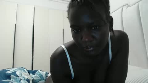 whitenightandqueen online show from May 30, 1:03 am