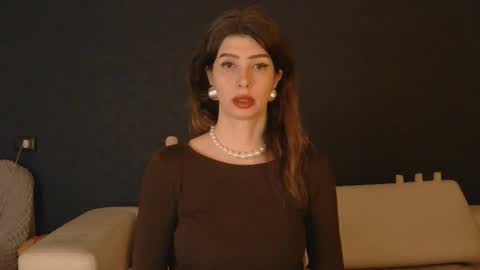 White Queen online show from March 13, 9:43 pm