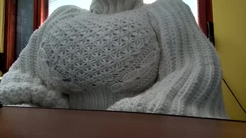 whitesweater online show from October 29, 8:16 am